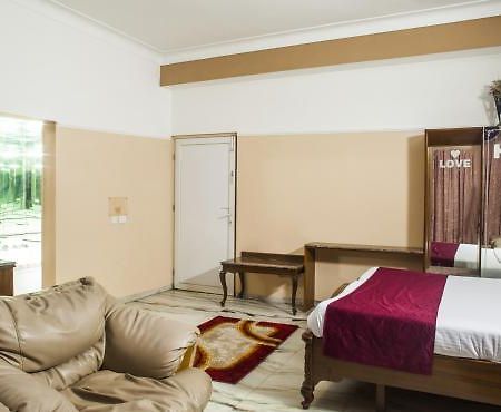 Sarao Hotel Mohali Buitenkant foto