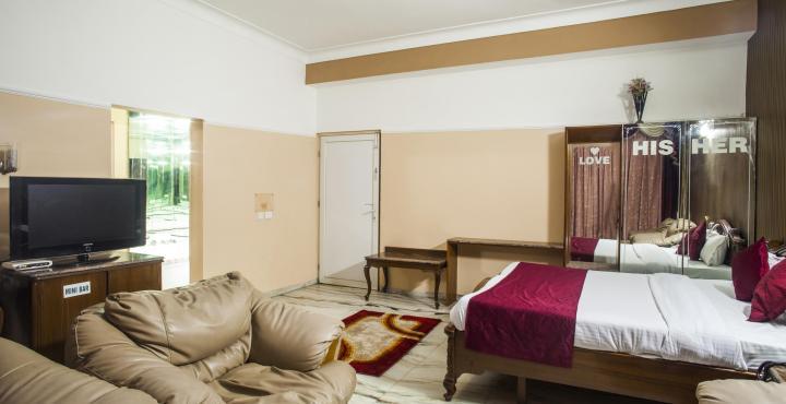 Sarao Hotel Mohali Buitenkant foto