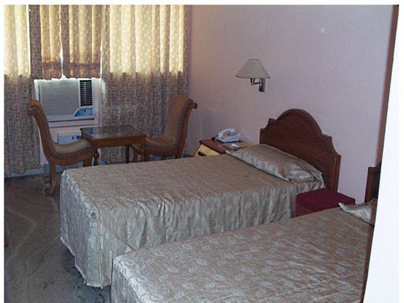 Sarao Hotel Mohali Buitenkant foto
